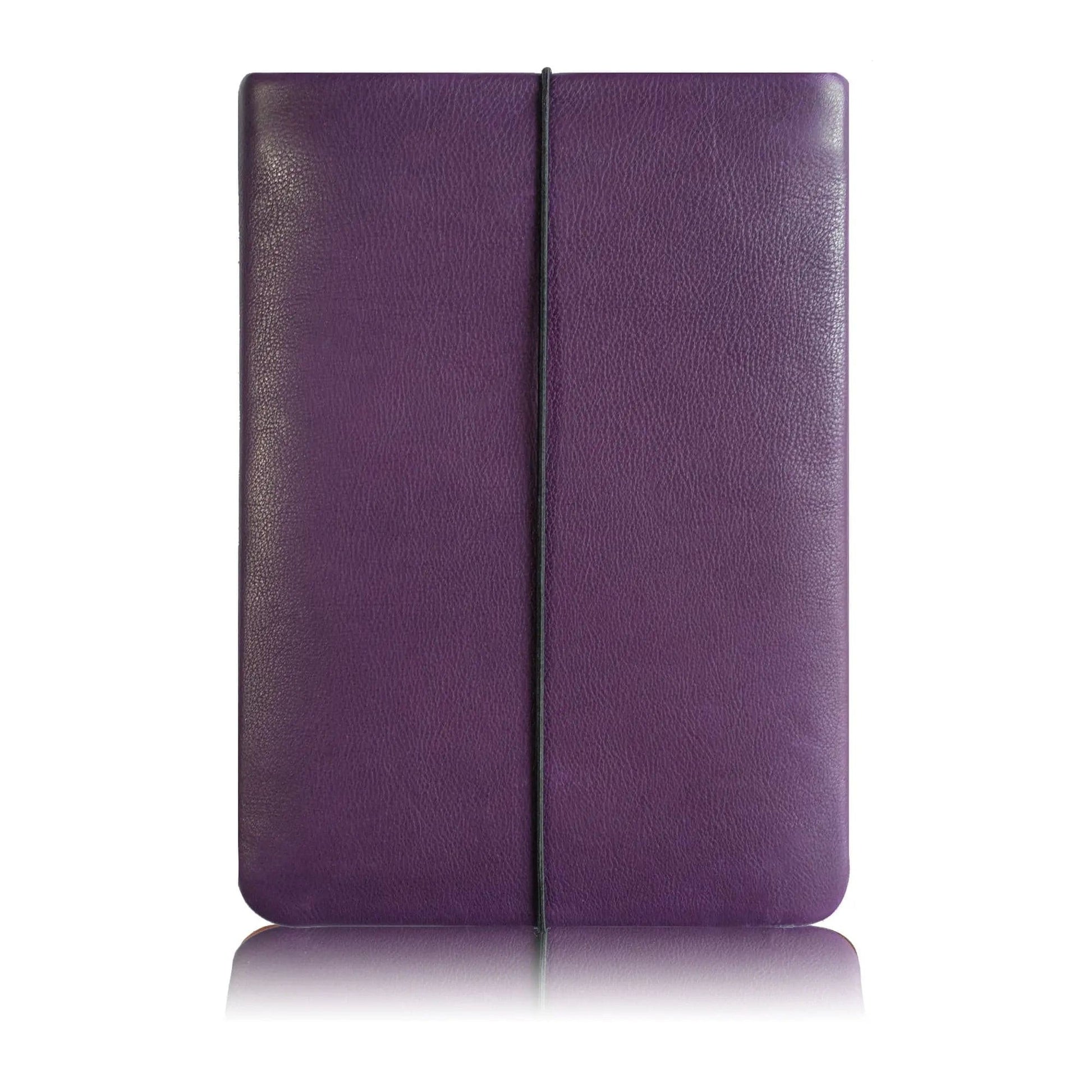 Lederhülle in lila für Macbooks von Vandebag